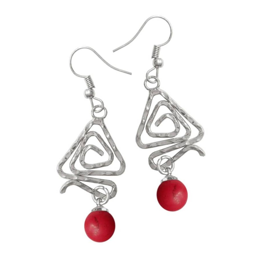 Earrings with metal elements and coral-colored pearls