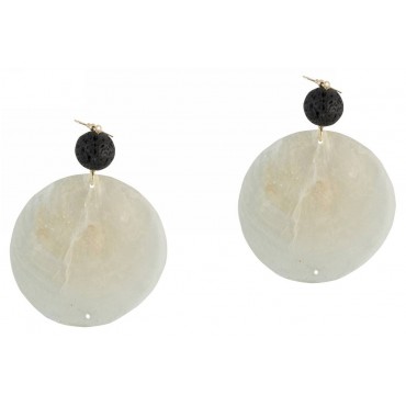 Earrings with natura...