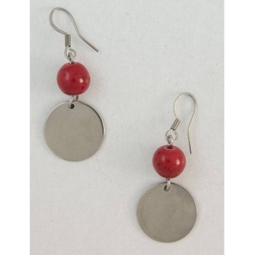 Earrings with metal ...