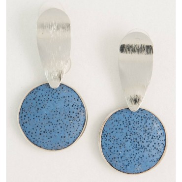 Earrings with metal ...