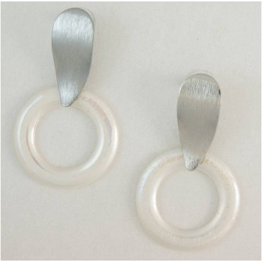 Earrings with metal ...