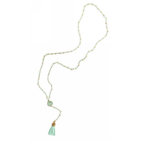 Necklace with metal chain and resin elements