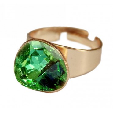Metal ring with crys...
