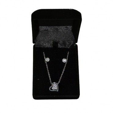 Set of Necklace and ...