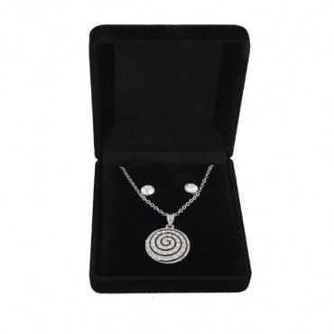 Set of Necklace and ...