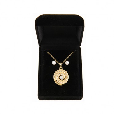 Set of Necklace and ...