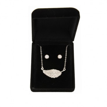 Set of Necklace and ...