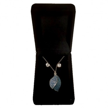 Set of Necklace and ...