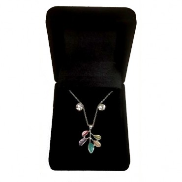 Set of Necklace and ...